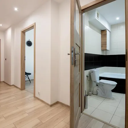 The Soul Of Nowa Huta - Free Garage Appartement